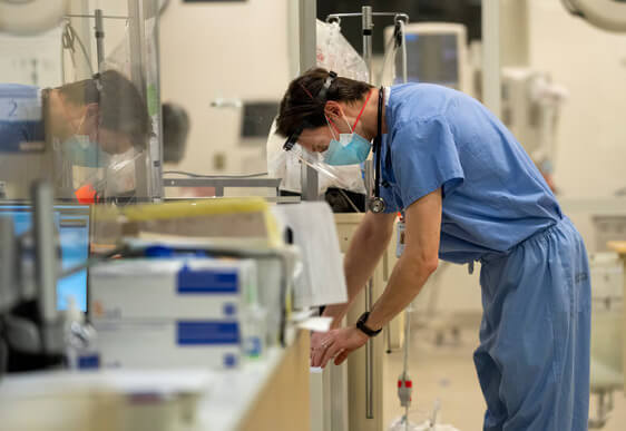 False online health information prompts doctors to intervene, survey finds